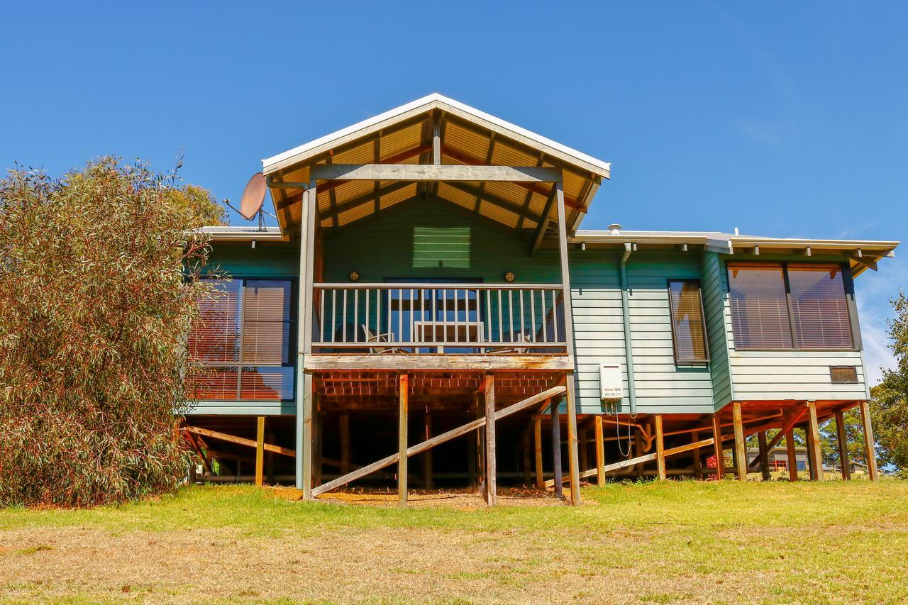 Rainbow Trail Chalets Пембертън Екстериор снимка