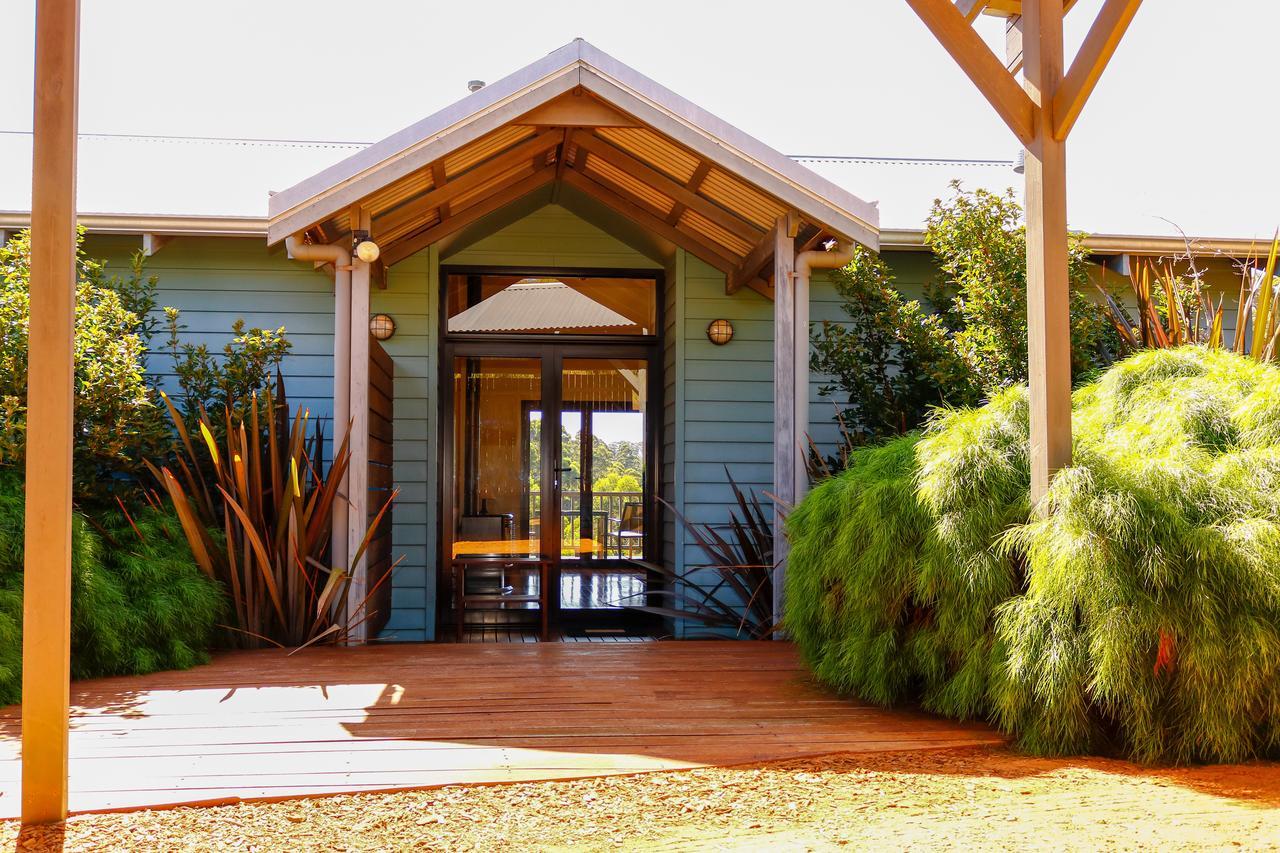 Rainbow Trail Chalets Пембертън Екстериор снимка