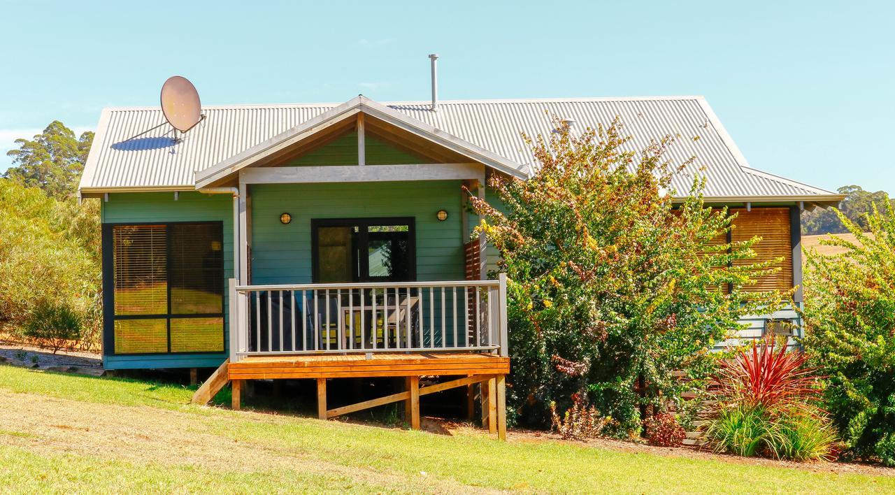 Rainbow Trail Chalets Пембертън Екстериор снимка